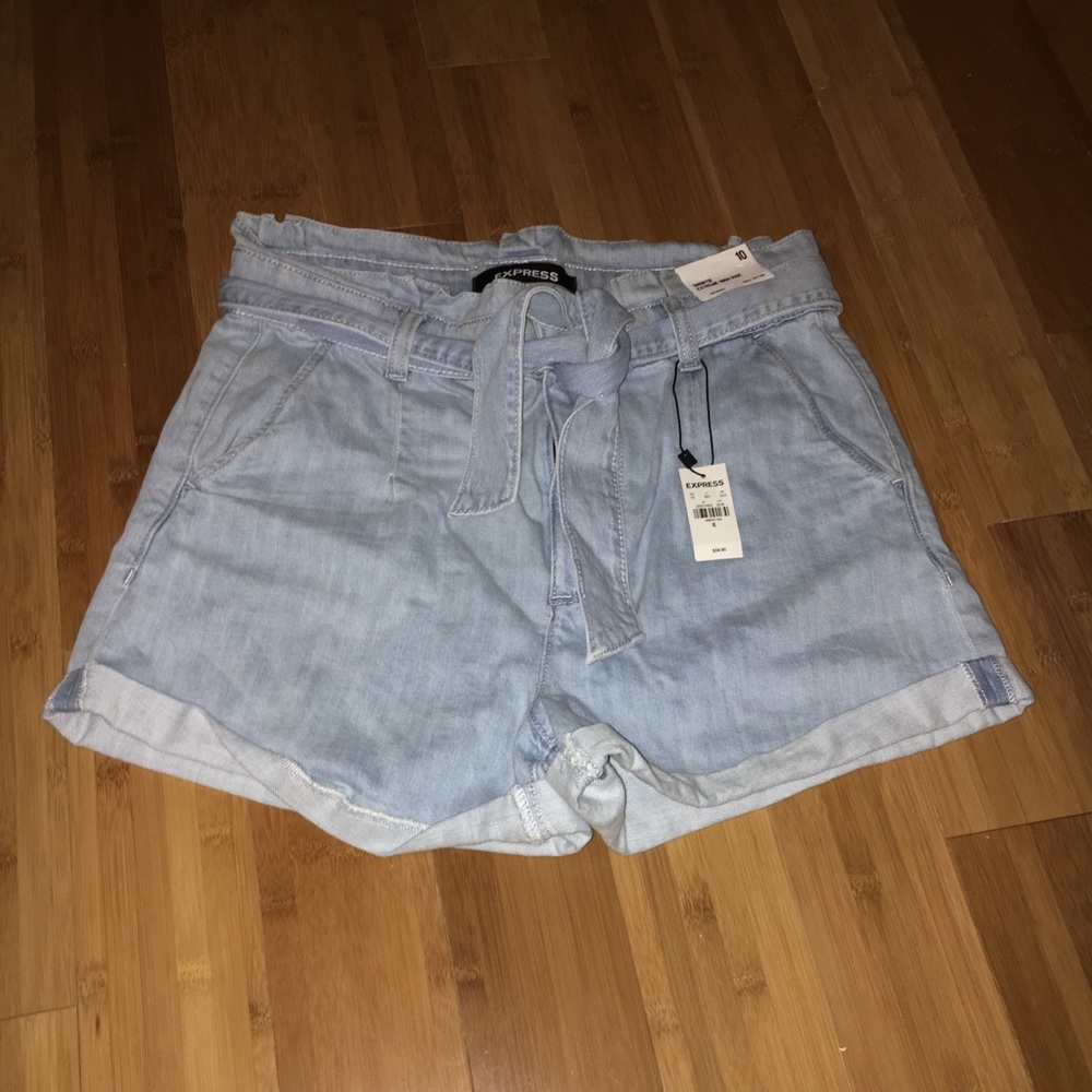 Express Extreme Hi-Rise Shorts, Size 10, NWT